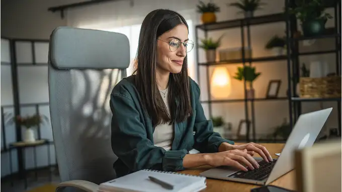 Estudiar en línea sí es posible: consejos prácticos para lograrlo